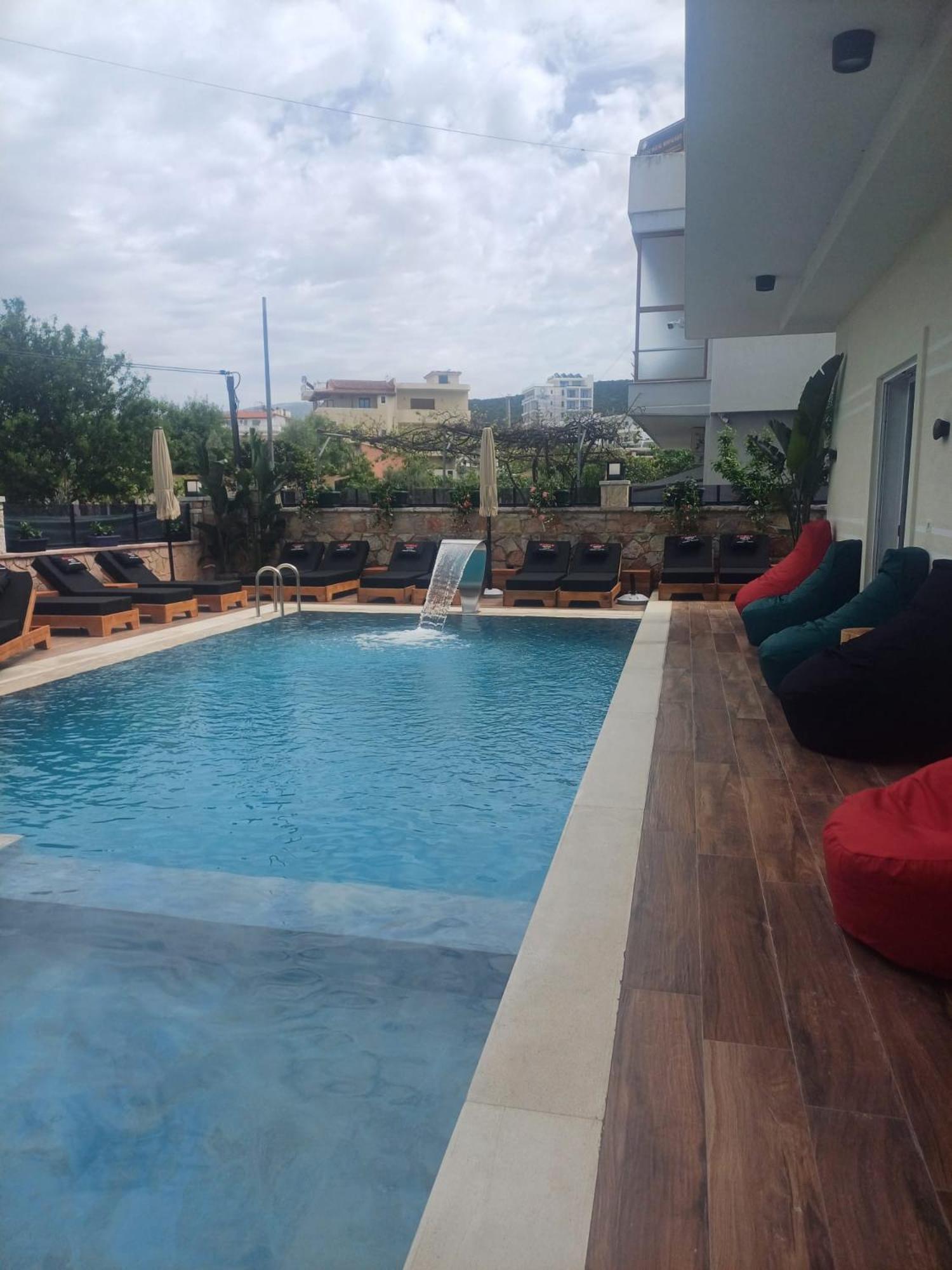 Hotel Eagle Ксамил Екстериор снимка